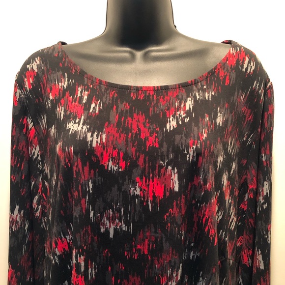 Black, red, and gray long tunic. - Picture 1 of 5